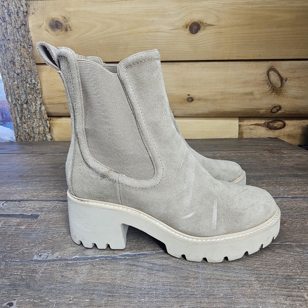 Womens slip-on swade ankle boots. Size 7.5 dolce vita beige boots